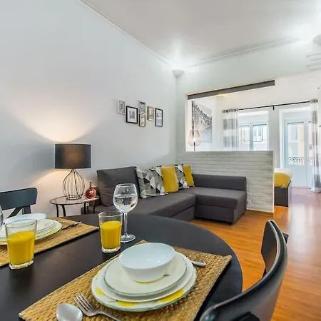 Apartment Alfama @ Lisbon's Historical Heart *